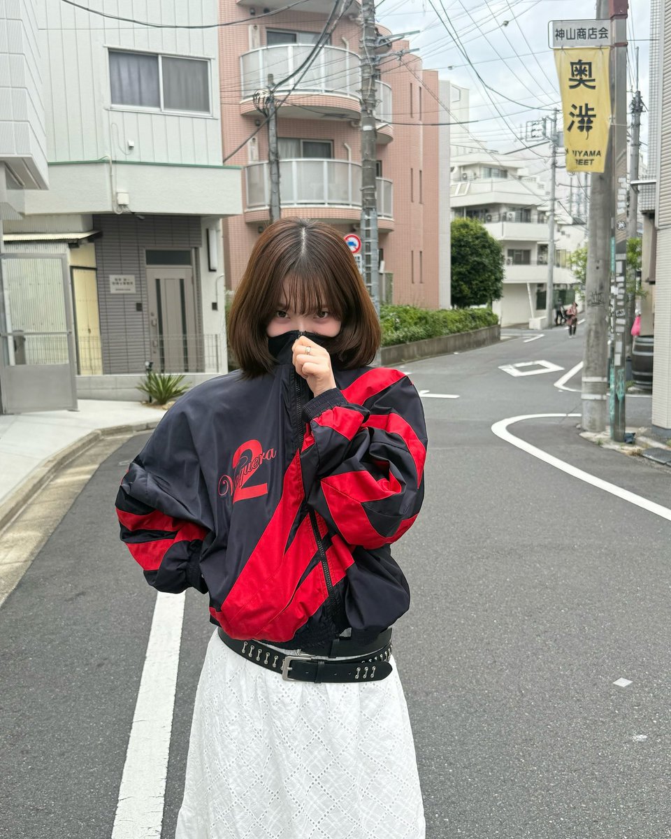 aeskwgn's tweet image. o conceito de chamar a karina de “maga” sendo q isso é ligado ao trumpismo e a posições vistas como r4c1st4s, o oposto dos valores progressistas que a marca vaquera que a karina usou defende