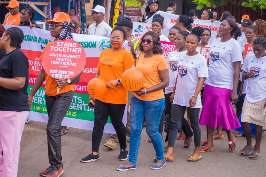 ConcernWomen1's tweet image. Walking in solidarity. Standing for justice. Raising our voices. 🧡 Every step we take is a step toward safety, dignity, and a world where every girl can thrive.
@FranceInNigeria
@WeAreCognito #16DaysOfActivism #EndGBV #OrangeTheWorld