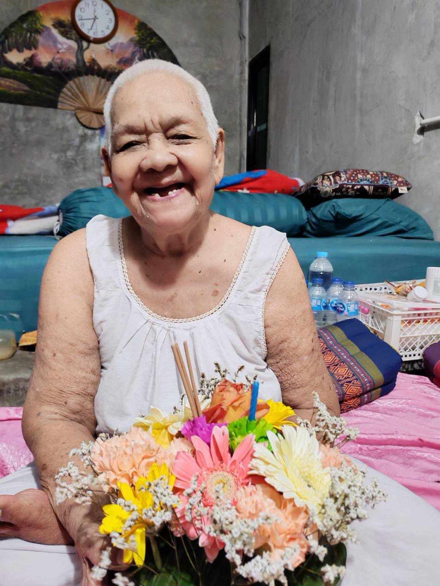 sirotek's tweet image. 📣 ขอความช่วยเหลือด่วนค่ะ‼️ 🙏
ภายในบ้านมี คุณยายอายุ 87 ปี ติดเตียง, คุณน้าผู้ป่วยโรคหัวใจ 1 คน และ น้าสาวอีก 1 คน ติดอยู่ในบ้านชั้นเดียว ไม่สามารถออกมาได้ค่ะ
📵 โทรศัพท์ภายในบ้าน แบตหมด ไม่สามารถติดต่อใครได้

📍 ที่อยู่
บ้านเลขที่ 300/24 ซอย 6/2 รัถการ ต.หาดใหญ่ อ.หาดใหญ่…