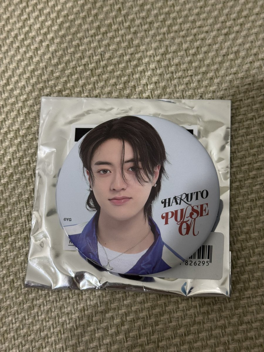 cappuccino1197's tweet photo. บน สุ่มจากรี
ถ้าได้บัตร vip แจก
-เข็มกลัด ฮารุโตะ 
-แท่งไฟ ver.1 *มือสองมีตำหนิที่สาย ใช้งานได้ปกติค่ะ
**เฉพาะทึเมเท่านั้น**

#PULSE_ON_IN_BANGKOK https://t.co/9QjsN4AhKj