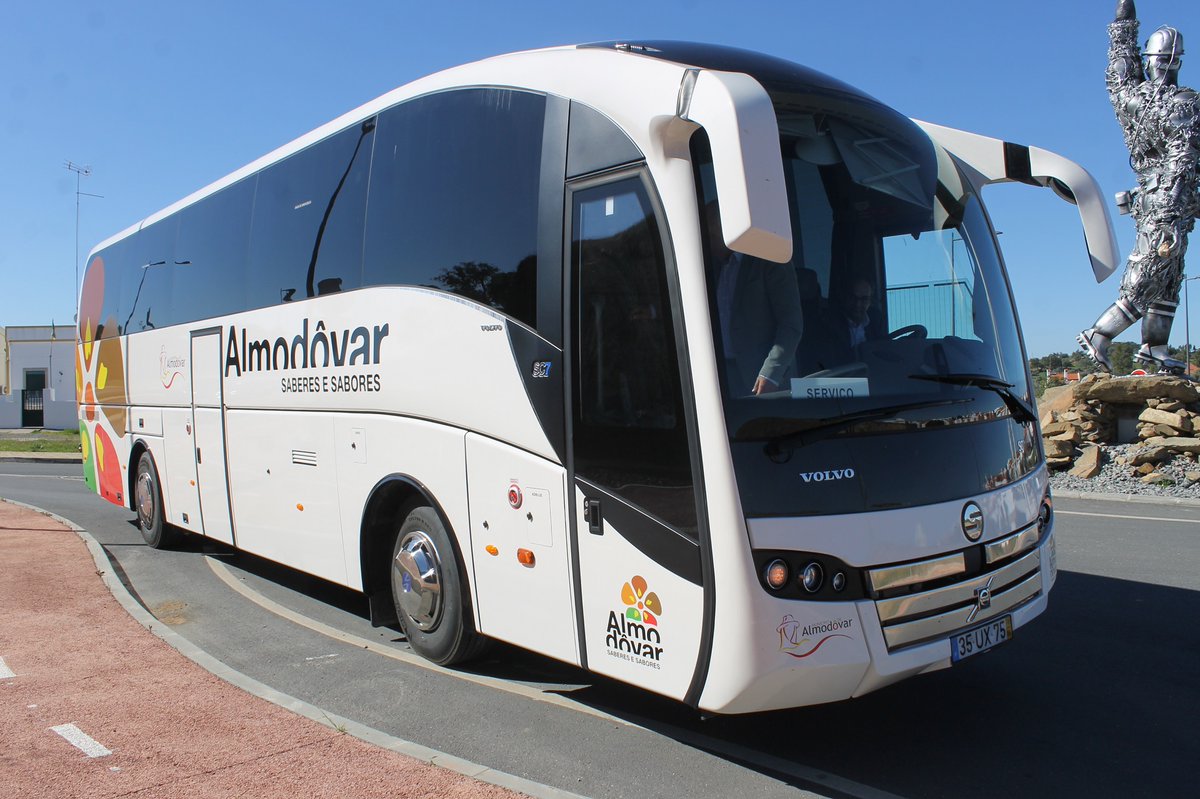 Munic_Almodovar's tweet photo. ℹ️O Município de Almodôvar informa que o serviço de transporte de estudantes do Ensino Superior para Beja, Serpa e Faro, devido aos feriados de 1 e 8 de dezembro.ℹ️
Transporte para Beja e Faro será feito nas segundas-feiras, dias 1 e 8 de dezembro às 19h, CC Transportes ADV. https://t.co/3oMJwgc4QX