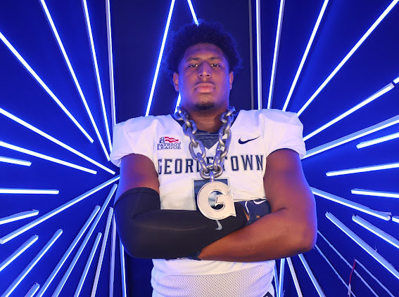 JamarionWhiteFB's tweet photo. Some Pics From My Official Visit With @HoyasFB. 🏠 #HoyaSaxa @RecruitHoover @coachCEnglish @Coach_Reeves21 @Only1CamSpence @coachsgarlata @CoachL__ @HallTechSports1 @AL7AFootball @Alabama_Varsity @ScoutFball https://t.co/nY1WItOhWR