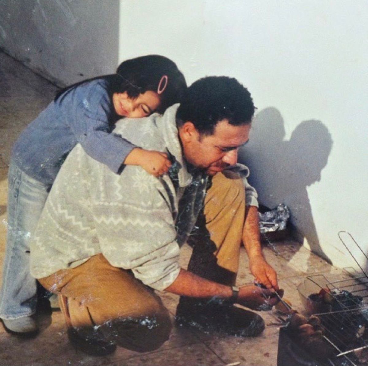 "المُحَاط بِأبيهِ آمِن"🤍