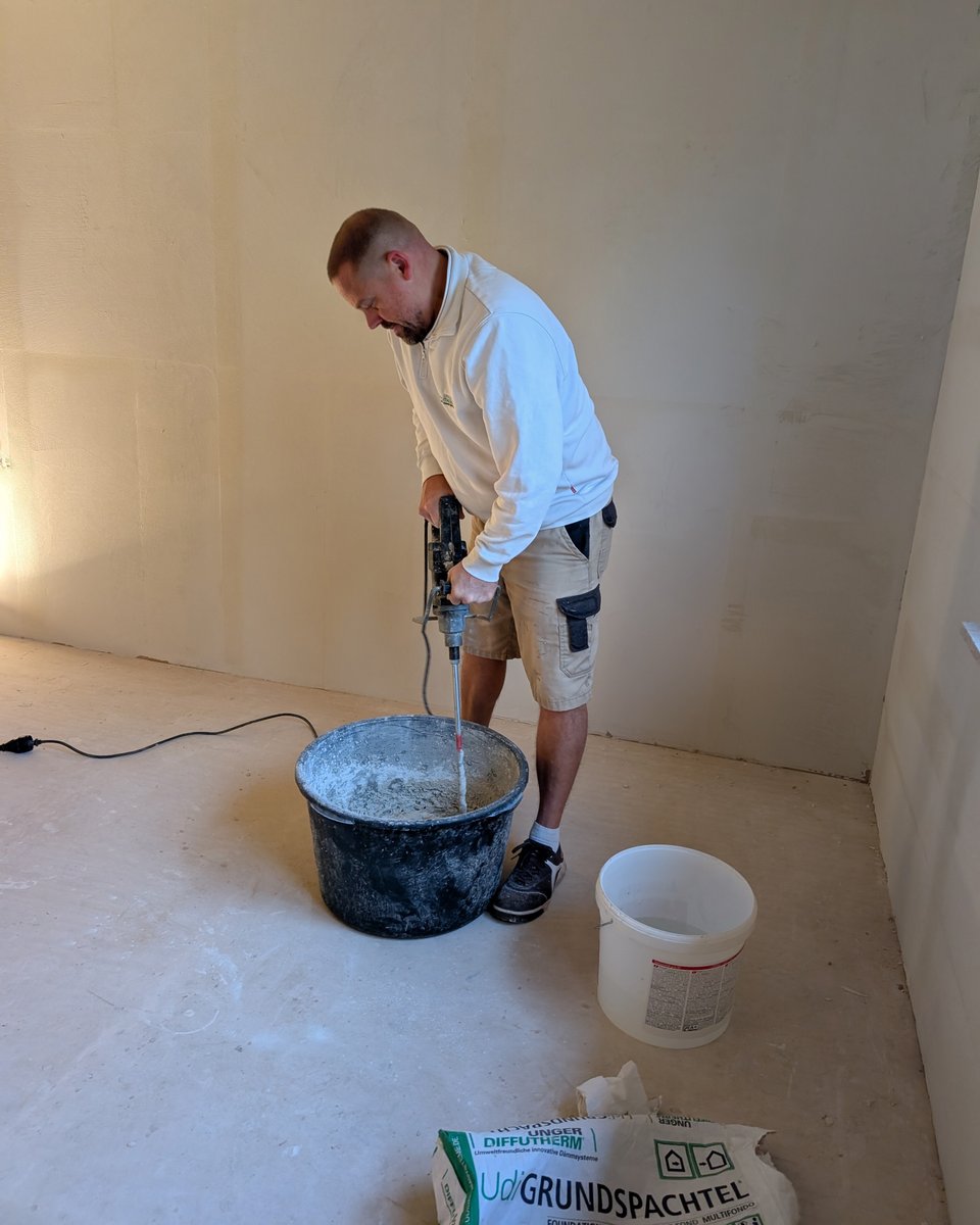 Für unsere neueste #Videoproduktion waren wir für Sie im Einsatz, um die Montage-Schritte von UdiCLIMATE, UdiIN 2CM &amp; UdiSUN aufzunehmen. Damit können wir Ihnen eine noch verständlichere #Anleitung an die Hand geben – mit klaren Abläufen, praktischen Tipps &amp; Praxis-Einblicken.