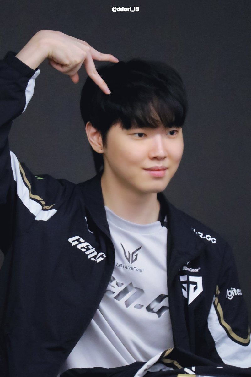 ddori_i9's tweet image. 250817 쵸비냥이🐱
#쵸비 #Chovy #GENG