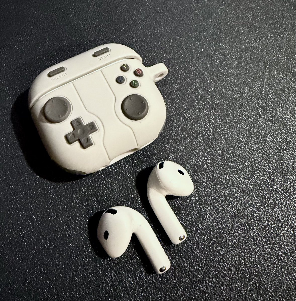 So AirPods had a good swim in the laundry today. And that too twice!

But still works like it never happened 😅