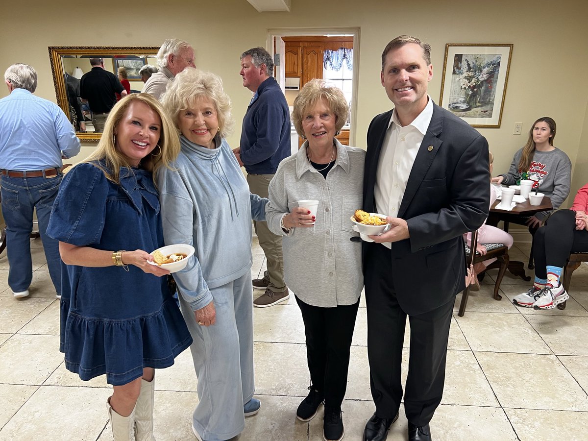 RepMichaelGuest's tweet image. My staff and I enjoyed participating in Brandon First Methodist’s Santa’s Soup Kitchen. This is one of our favorite Christmas traditions, and we are thankful for their support of our community.