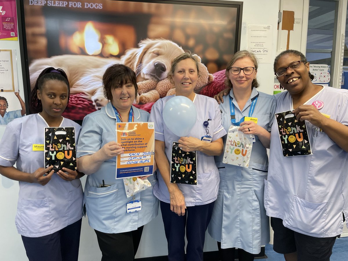 5tef_PEF's tweet photo. #NursingSupportWorker celebrations continue @WestHertsNHS at St Albans today. Lots of gifting, thanks and career conversations taking place 🙌@WhhtN68592 @JoPrytherch @kellyMcgovern21 @Mel_Chambers76 @LouisaWhite15 @NHSEastEngland @NHSE_WTE https://t.co/EIH8Y33OkC