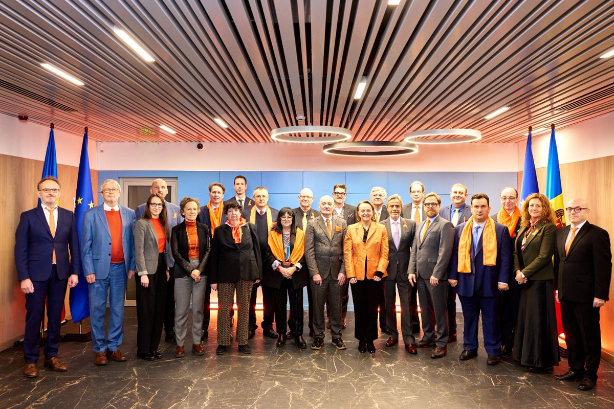 EUinMoldova's tweet photo. On #InternationalDayfortheEliminationofViolenceAgainstWomen, let's unite to say NO to gender-based violence, including online. It's a global epidemic that affects millions but is preventable. Everyone’s role is key in creating a safe, equal world. The EU Delegation to Moldova & EU MS Ambassadors stand for dignity, respect, and accountability.

#OrangeTheWorld #16DaysOfActivism #EndVAW #EndGBV #MoldovaFaraViolenta