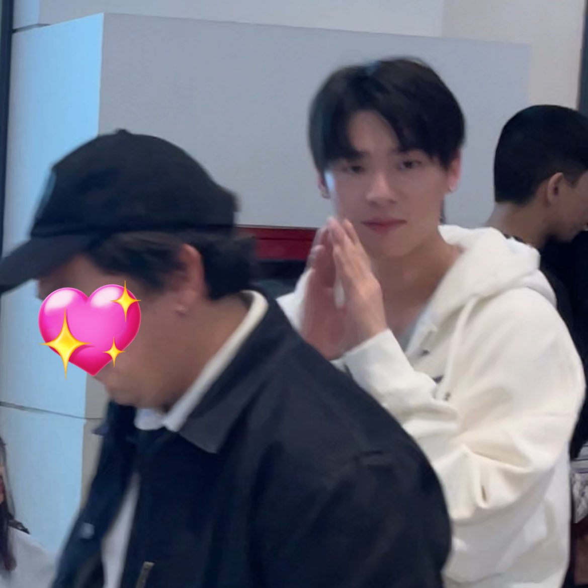 fheunn's tweet image. น่ารักอะอ้วมมมมม
#VVV_TRIPLEV 
#JANUS_VVV 🫳🏻🐶