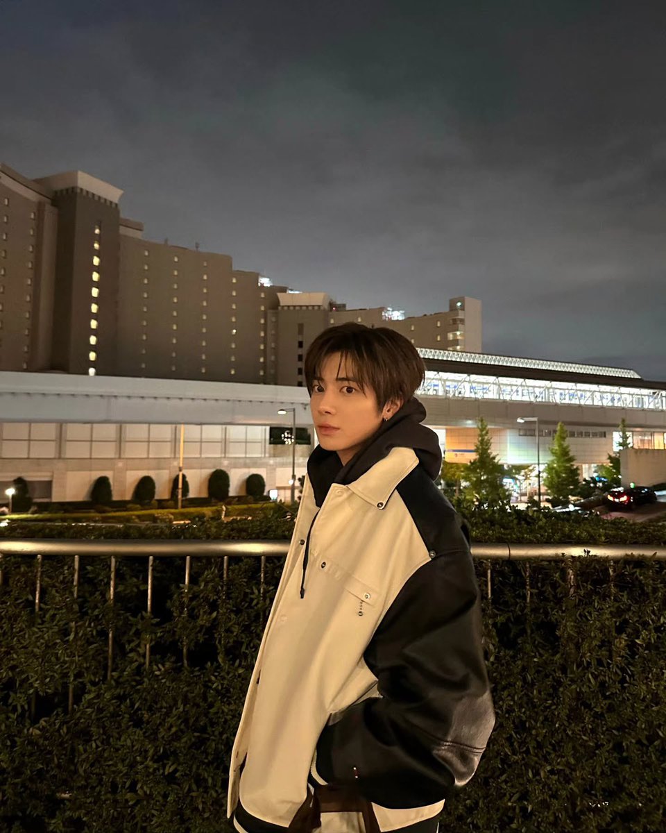 translatingTXT's tweet image. [251125] #taehyun (@.you.th) instagram 

“いつも ありがとう” (= thank you for everything) 

🎵 dish// - neko