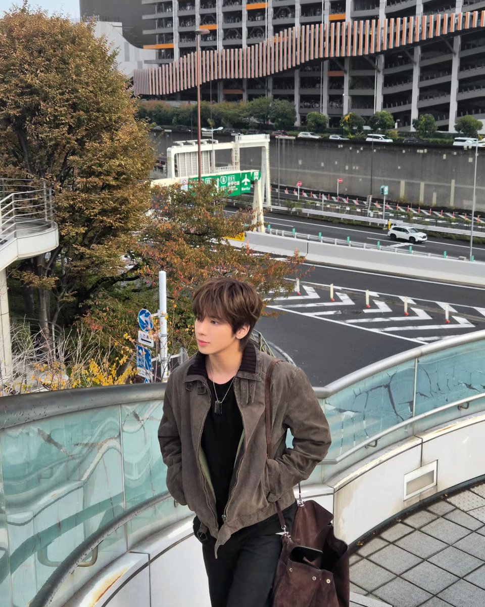 translatingTXT's tweet image. [251125] #taehyun (@.you.th) instagram 

“いつも ありがとう” (= thank you for everything) 

🎵 dish// - neko