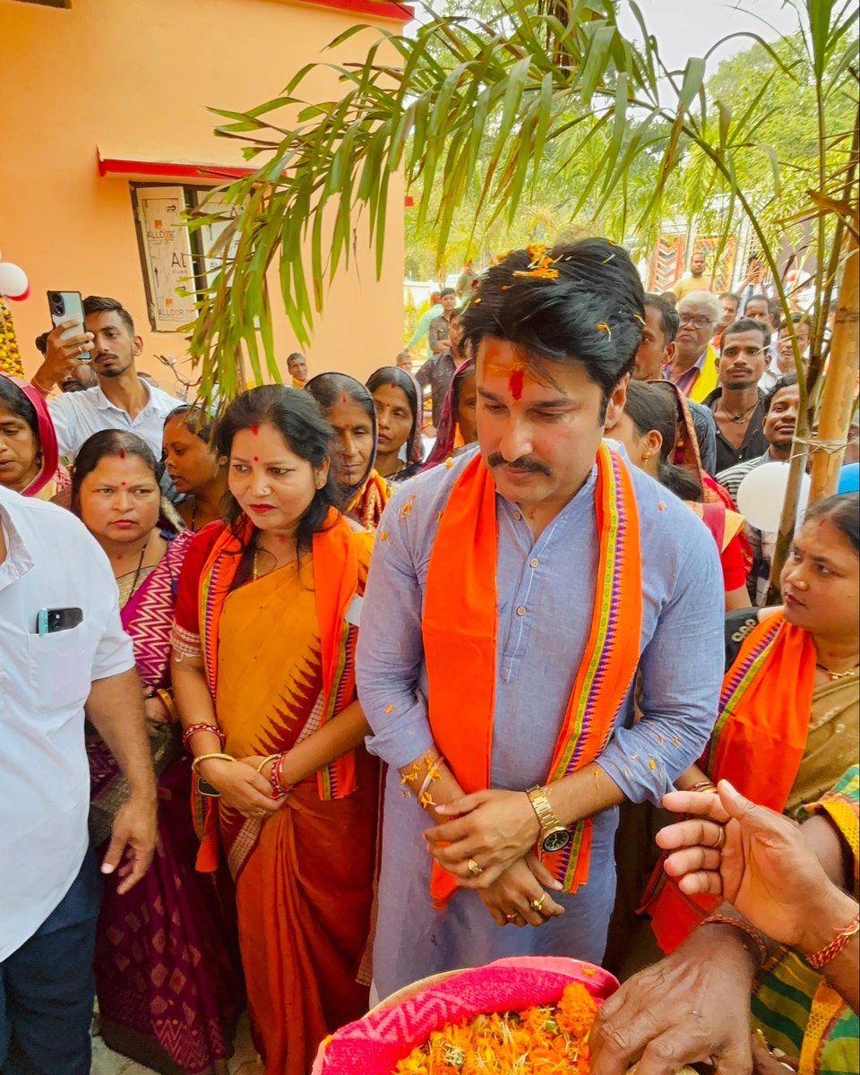 IamAkashDNayak's tweet image. ଗୌରପୁର ଗ୍ରାମପଞ୍ଚାୟତର ତୁଳସୀପୁର ଠାରେ କଲ୍ୟାଣ ମଣ୍ଡପର ଶୁଭ ଉଦ୍‌ଘାଟନ କଲି । ଆଗାମୀ ଦିନରେ ଏହି ମଣ୍ଡପ ଗାଁରେ ବାହାଘର, ବ୍ରତଘର ଭଳି ସାଂସ୍କୃତିକ, ଧାର୍ମିକ ଓ ସାମାଜିକ କାର୍ଯ୍ୟରେ ସହଯୋଗର ଭୂମିକା ଗ୍ରହଣ କରିବ ।

#Korei #Odisha #CommunityDevelopment #PublicWelfare #CulturalInfrastructure