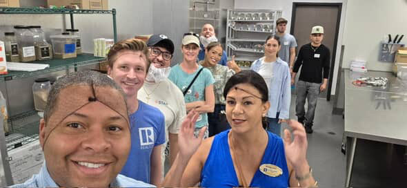 CBNextgen's tweet image. Proud to spend the day with co-workers, friends, and local volunteers supporting @FeedingTampaBay 💙 Helping prep meals, clean up, and spread hope across Tampa Bay! 💪 #VolunteerDay #CommunityFirst #EndHunger