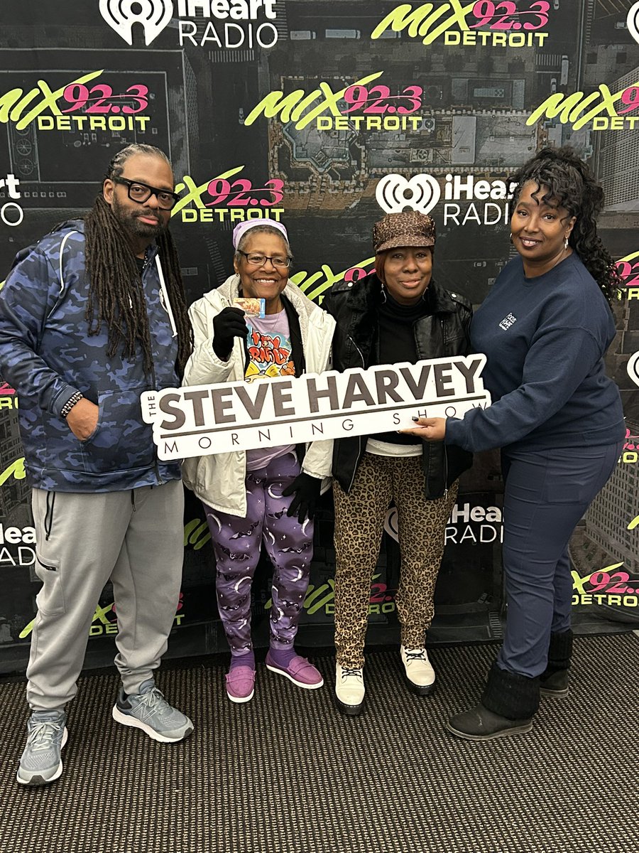 <a href="/SteveHarveyFM/">Steve Harvey Radio</a> Turkey give at Focus Hope <a href="/BushmanOnAir/">The Bushman Show 🫡</a>  #SHMSTurkeyGive
