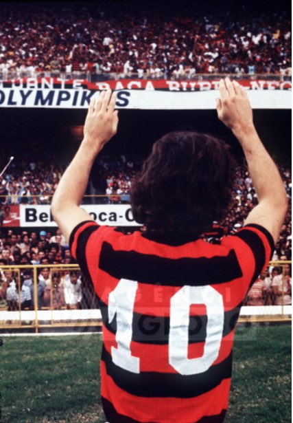 futnostalgico's tweet image. Em 1979, Zico foi o maior artilheiro do mundo, com 89 gols.

Um meio-campista, tá! 😳
