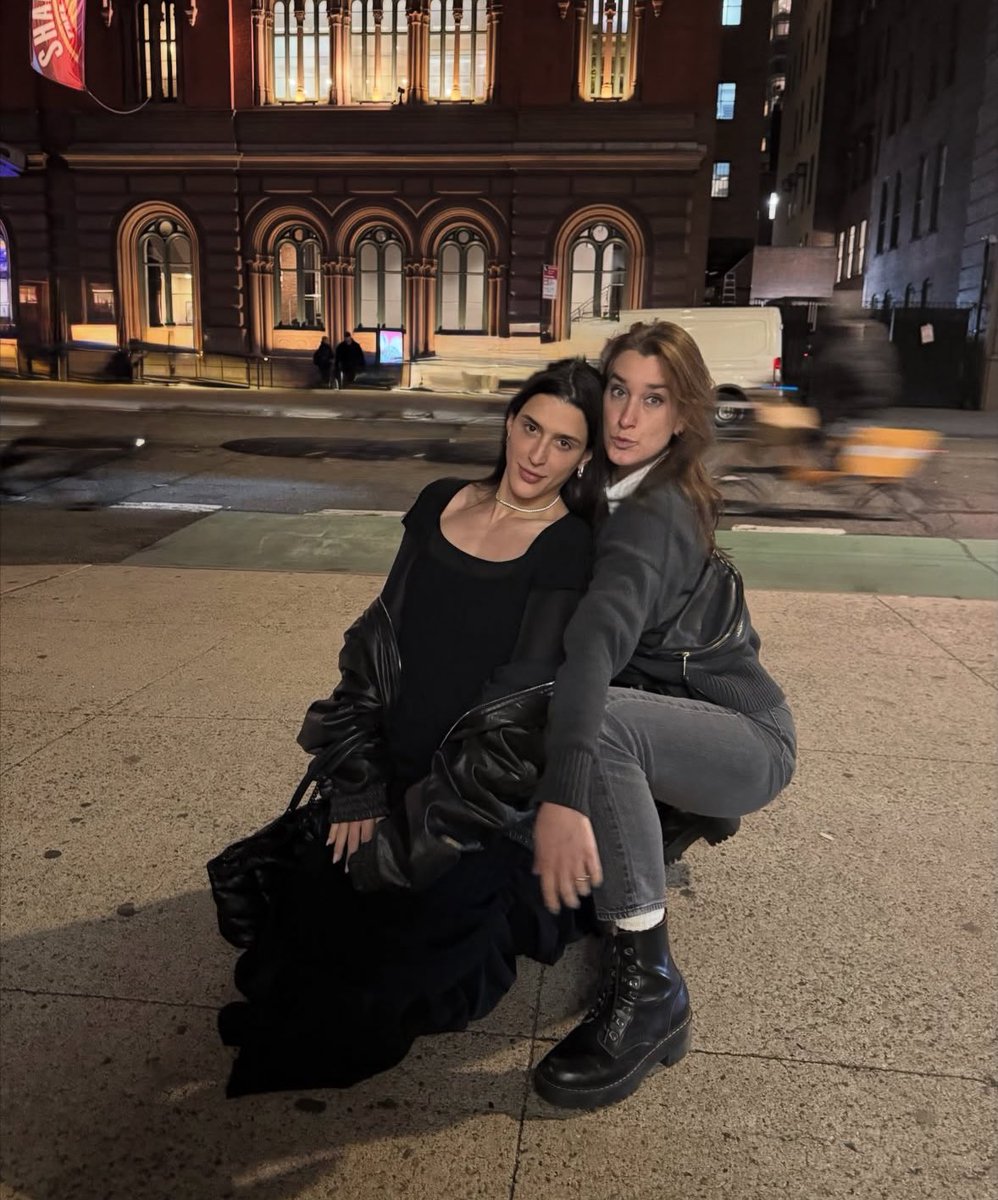 Coca Tan Blanca tweet media