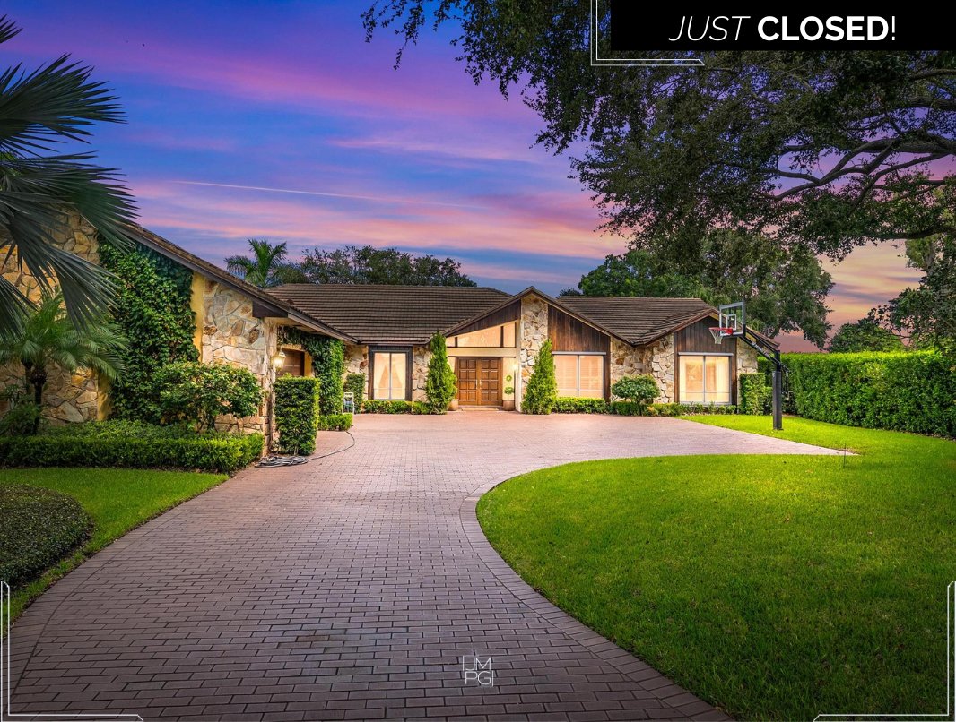 JMPhillipsGroup's tweet photo. 🏡 JUST CLOSED! Last asking $5.5M 🎉

1938 Portage Landing North | North Palm Beach
Stunning waterfront estate on 0.5+ acres with 125+ ft of wide water views is officially SOLD! ✨

Congrats to our buyers! 🎉💙

#JustClosed #NorthPalmBeach #LuxuryLiving #Sold https://t.co/3dWTDL5pCP