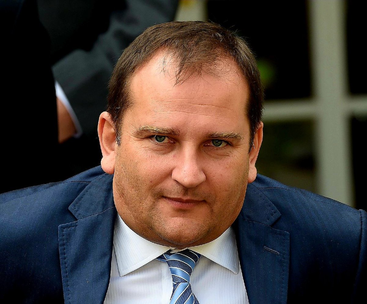 Ciekawe, że zaufany żołnierz Tuska - Tomasz Arabski, tuż przed zamachem w Smoleńsku, spotkał się 17 marca 2010 r. w UWAGA restauracji "Dorian Gray" w Moskwie z rosyjskimi urzędnikami i oficerami. Jego tłumaczka - była żona szefa WSI a obecnie pararedaktora Czuchnowskiego,