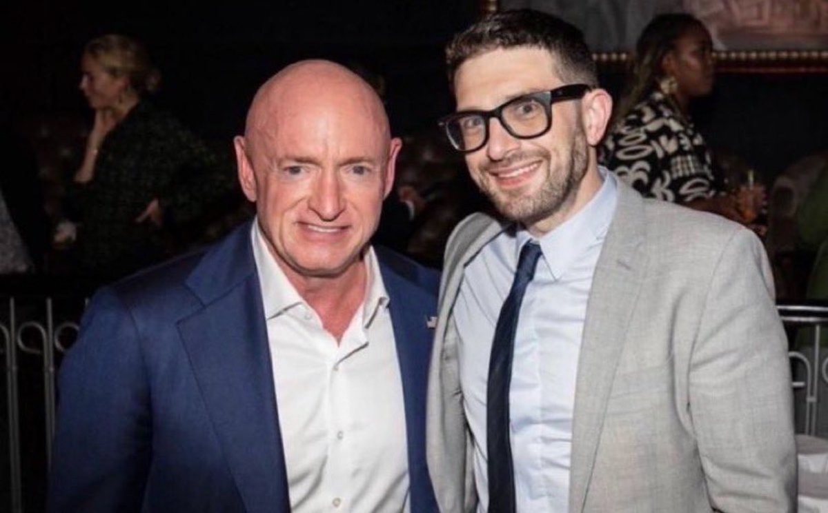iAnonPatriot's tweet image. BREAKING 🅱️

Alex Soros says he fully supports Mark Kelly.. 

👀