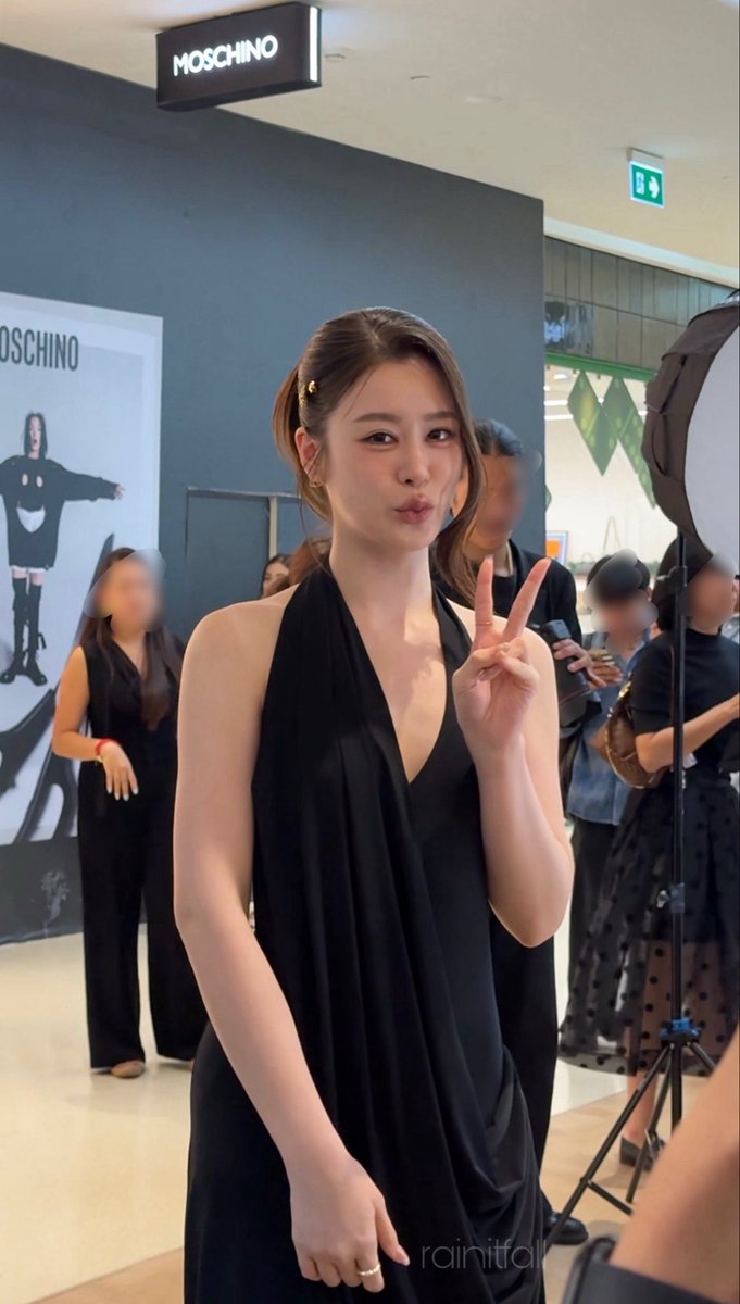 rainitfall's tweet photo. 😗✌🏻

#bamsaralee #แบมสราลี https://t.co/XJFEtOwq8i