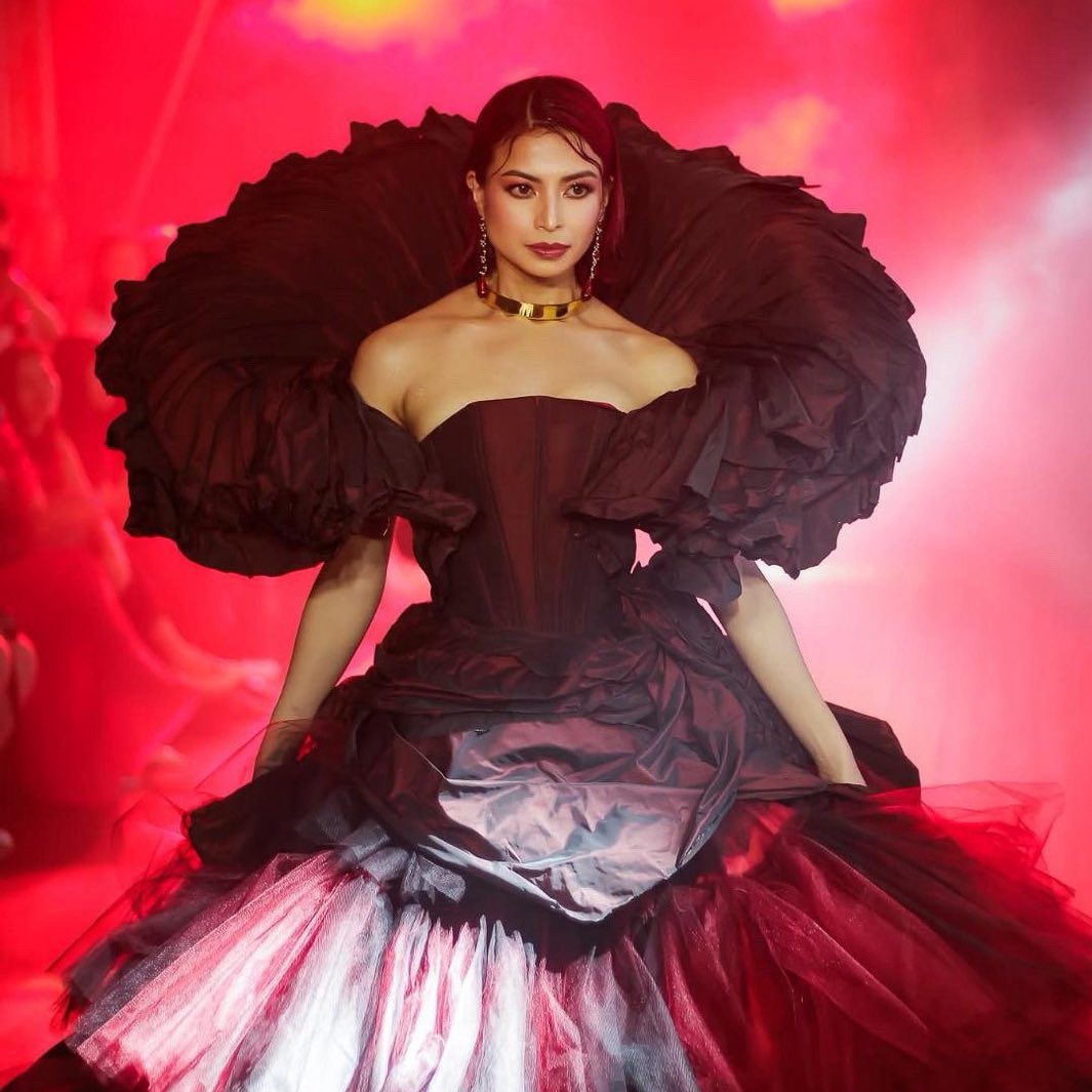 Sparkle_GMA's tweet image. Sang’gre Pirena Madness! 🔥

Glaiza De Castro serves and slays as the final walk at the event, “Glamour Fashion Show: Bloom Kicks Off with The Tremor.”

#GlaizaDeCastro