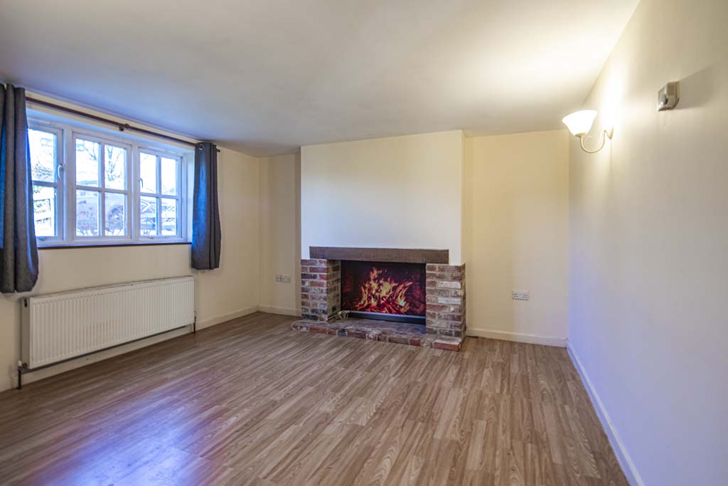 Exchange on this appealing 3 bed semi-detached cottage style property, in the central part of this historic Village on the Berkshire Downlands. East Ilsley, Berkshire / £345,000 #OpeningNewDoors #Property #EstateAgent #RealEstate warmingham.com/me/propertylin…