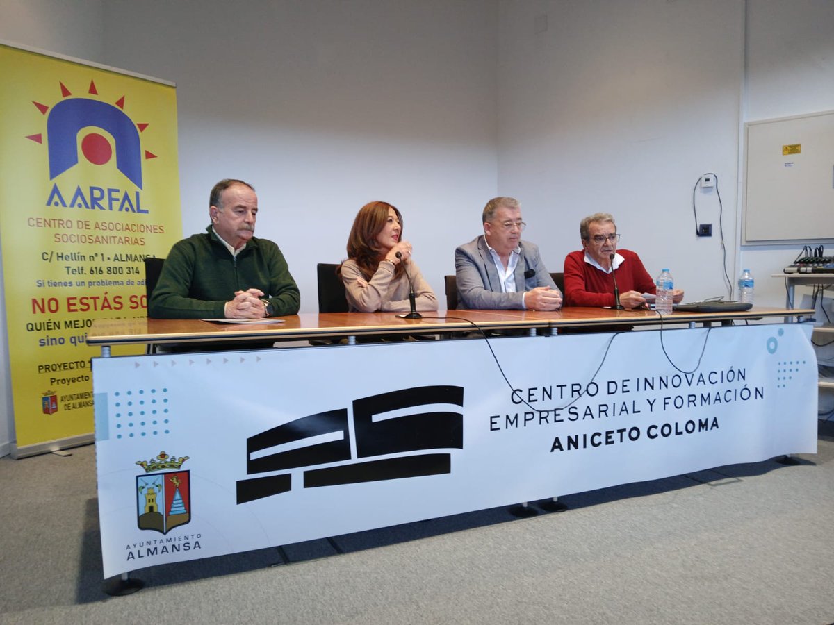 Caarfe_'s tweet image. Estuvimos en las Jornadas de AARFAL, en Almansa

El pasado fin de semana estuvimos en Almansa, participando en las Jornadas de AARFAL, 𝐞𝐧𝐦𝐚𝐫𝐜𝐚𝐝𝐚𝐬 𝐞𝐧 𝐥𝐚𝐬 𝐚𝐜𝐭𝐢𝐯𝐢𝐝𝐚𝐝𝐞𝐬 𝐝𝐞𝐥 𝐃𝐢́𝐚 𝐒𝐢𝐧 𝐀𝐥𝐜𝐨𝐡𝐨𝐥.