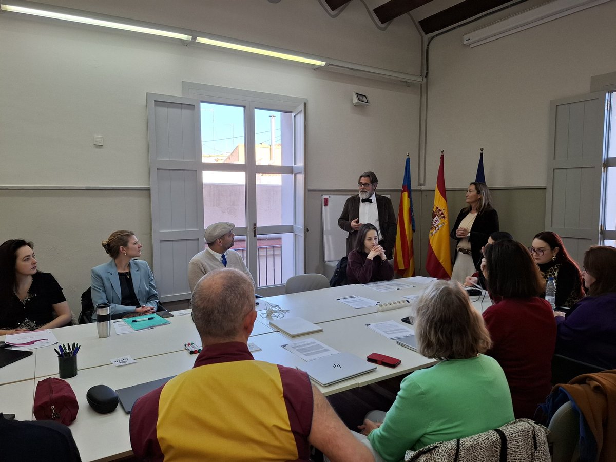 GVAivass's tweet photo. #SACREDproject #ELISAN 🇪🇺 en @GVAivass trabajando 👩🏼‍💻 con los socios europeos por las personas mayores dependientes https://t.co/QX8PGfXsD2