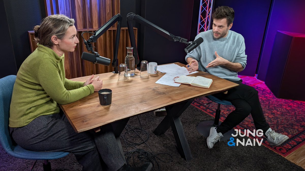 aahsh's tweet image. #BehindTheScenes of @JungNaiv
Live: @TiloJung interviews @lea_ypi from @LSEEcon

With the philosopher it&apos;s all about capitalism, marxism and democracy! 

Hans notes the best audience questions from the livechat:
youtube.com/live/5xT5udzn3…