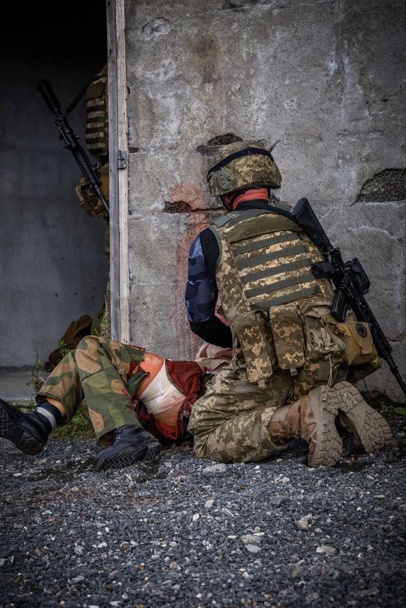 GeneralStaffUA's tweet photo. 🇺🇦🇳🇴УНІКАЛЬНИЙ ДОСВІД: УКРАЇНЦІ ЗАВЕРШИЛИ КУРС ПІДГОТОВКИ В НОРВЕГІЇ

https://t.co/9rwC417PCI https://t.co/fhajj6C0GJ