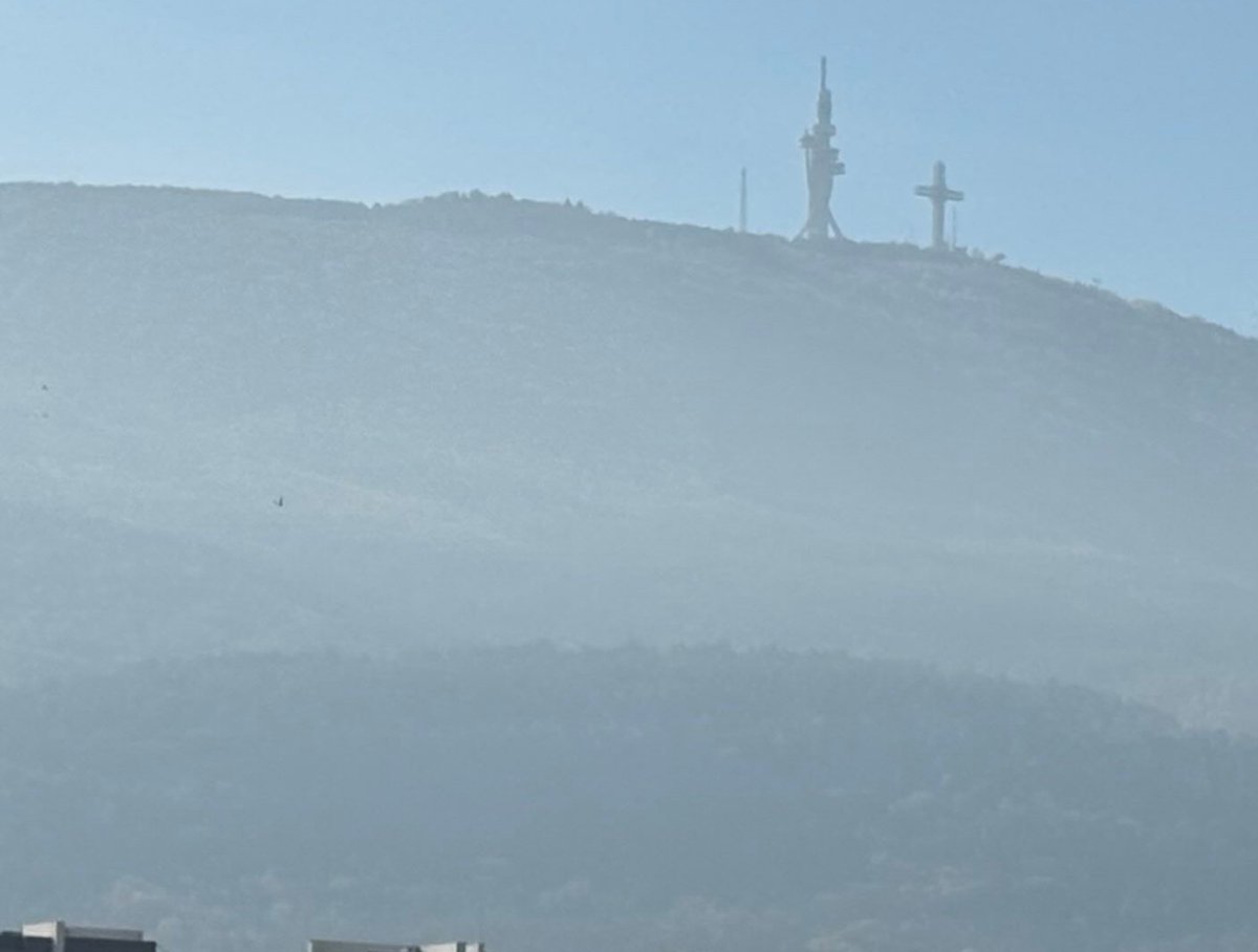 Без паника, од Цементарница Усје кажаа дека е обична магла.