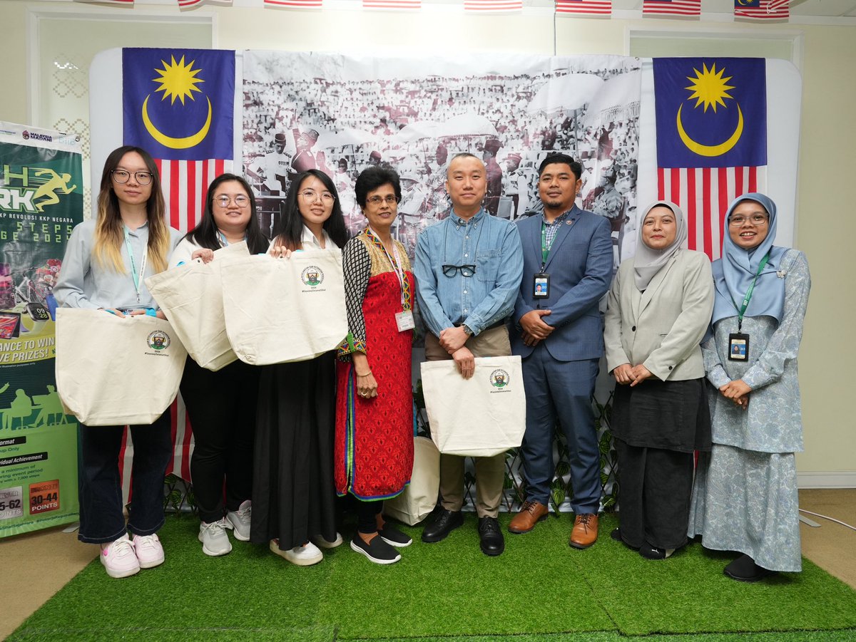 doshmalaysia's tweet photo. โจ Lawatan Sambil Belajar ke DOSH Malaysia โจ
JKKP menerima kunjungan daripada Fakulti Perubatan dan Sains Kesihatan, Universiti Tunku Abdul Rahman (UTAR) dalam sesi penuh ilmu dan perkongsian bermanfaat!
#JKKP #DOSH #OSH #UTAR #KeselamatanDanKesihatanPekerjaan https://t.co/qOJSnV1GVV