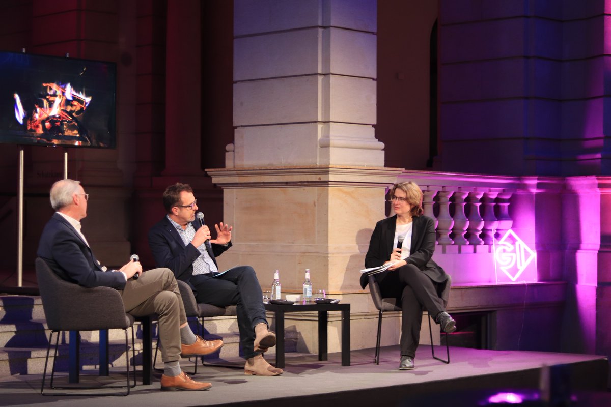 DGTcommunity's tweet image. Rückblick: Im Museum für Kommunikation wurde gestern bei leckerem Buffet und Drinks über Robotik und Umwelttechnik gesprochen. 

Heute geht es für Digital GreenTech im VKU Forum in Berlin weiter – mit der Digital GreenTech Konferenz 2025!

Livestream 👉 youtube.com/live/sjDeBaDKs…