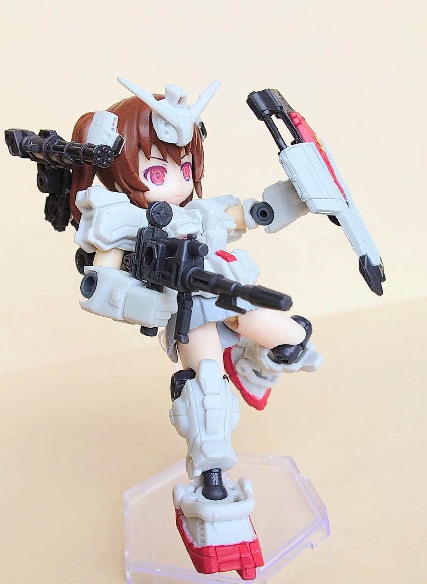 lbfEBpnLhPF0O8n's tweet image. ３連休で今更ながら 復讐のレクイエム を視聴。
アンサンブル とAQS を組み合わせてみました。

怖いガンダムEXの雰囲気を出したくて、ちょっと画像の明暗を調整してみましたが…
どうでしょうか？(^−^)

#モビルスーツアンサンブル
#アクアシューターズ
#MS少女