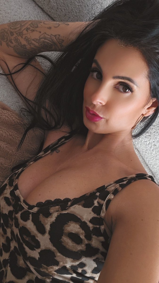 GitaneDeFrance's tweet photo. « Aujourd’hui, je laisse parler mon côté félin…
Un mélange de douceur et d’audace, de charme et de mystère.#LeopardMood #WildAndConfident https://t.co/F3shNSsXLq