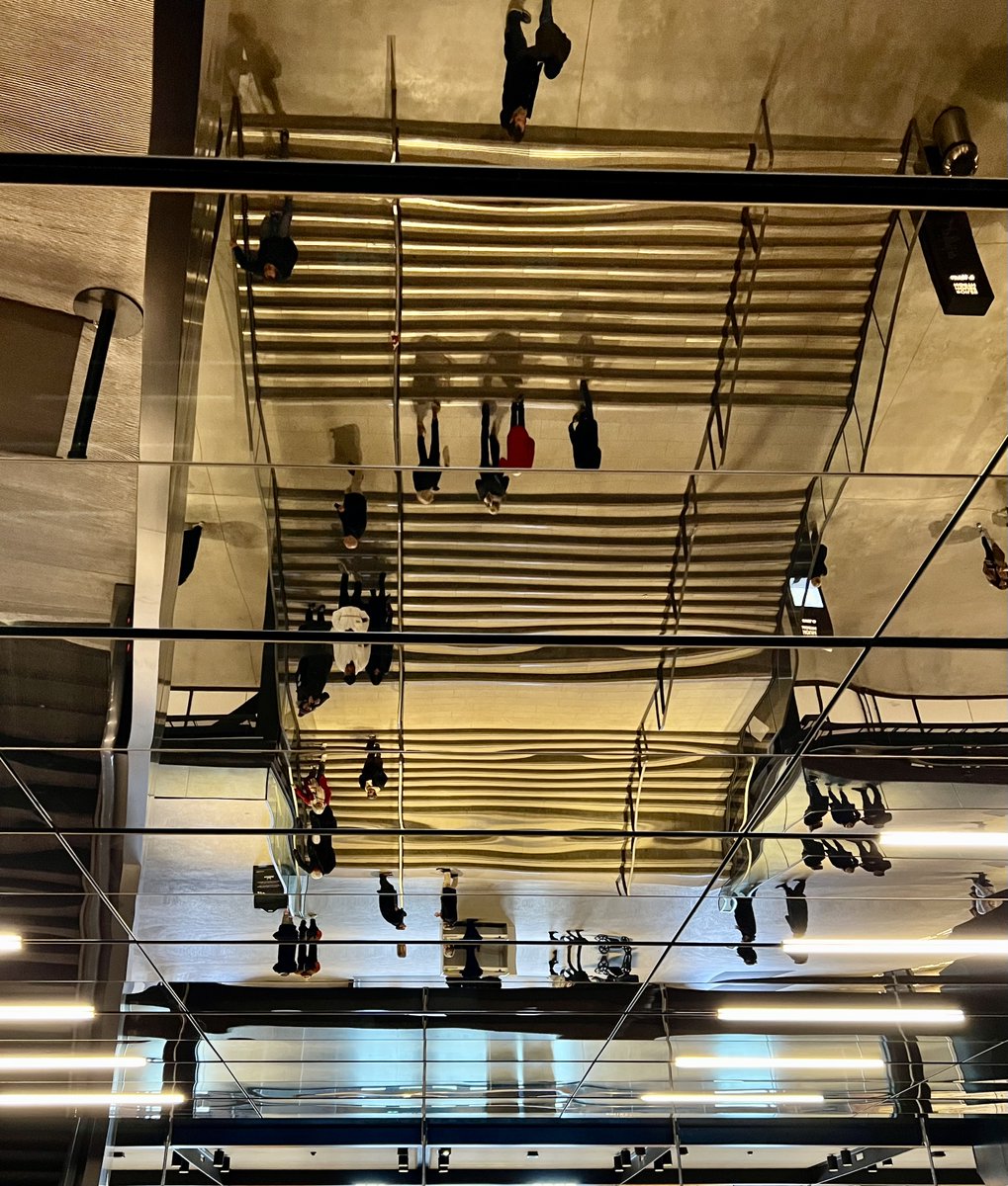 LizzieHelenMay's tweet image. #AlphabetChallenge #WeekVforVowels - inverted
#ceilingsonunday #aSundayreflection