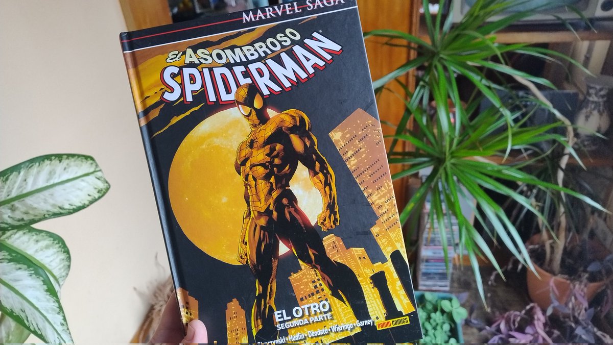 DanielBraceli's tweet photo. Desde que empezaron a publicar en TPB el #MarvelSaga dedicado a #Spiderman, me lié la manta a la cabeza y decidí buscar los tomos de "mi" colección. La había leído hace años y sé cuales me gustaban, así que solo necesitaba paciencia. Ayer me hice con otros dos... 👇🏻😊 https://t.co/dGoZSWNqwi