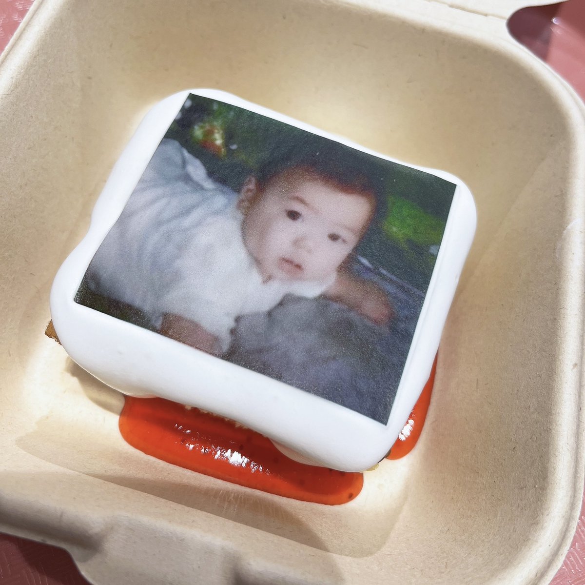 i_am_nao_613's tweet photo. 昨日行ってきました🫶🏻🧡
ケーキもドリンクも美味しかった☺️
素敵な空間ありがとうございました🥹

#BIRTHDAY_SHOROOM 
#웰컴투쇼룸 
#RIIZE #ショウタロウ 🦦🧋🧡
@tigcafe https://t.co/7KlKPBIIXs