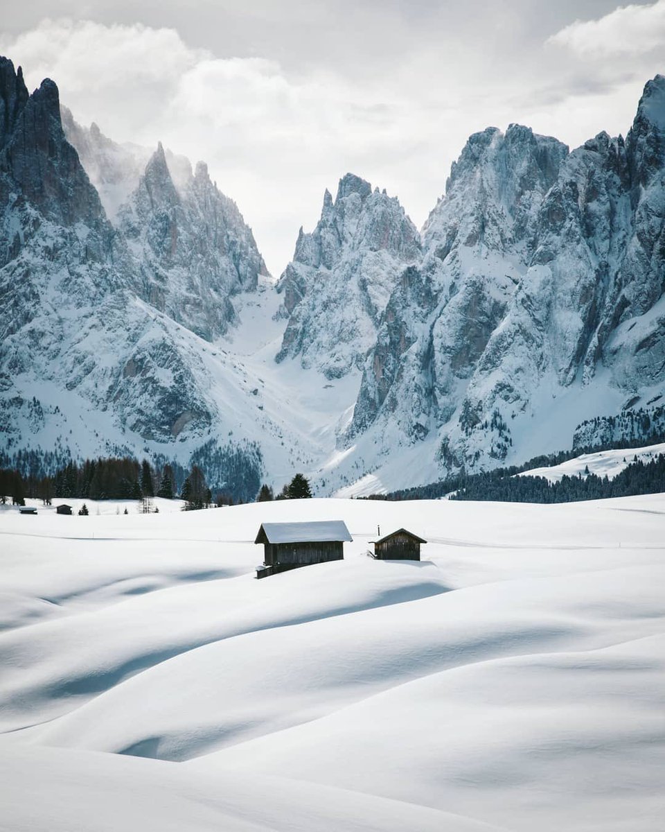 Snowfall in the Dolomites ❄️