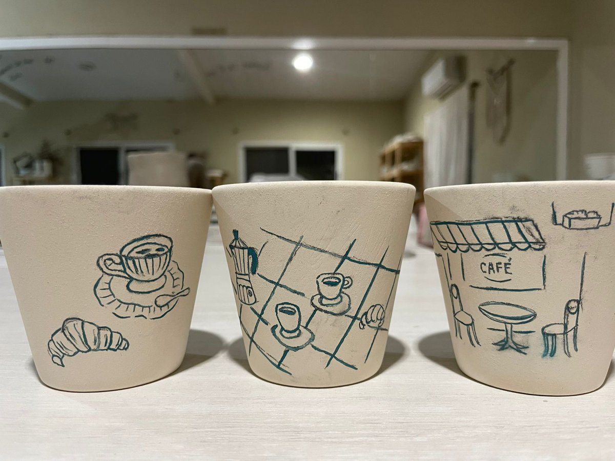 Aprovecho el martes de emprendedores para mostrarles un poco de lo que hago. 
Hace un tiempito fui al programa y le regalé un mate de shrek a la guri. Quiero volver con más regalitos, los quieeero🩶 #FMLuzu