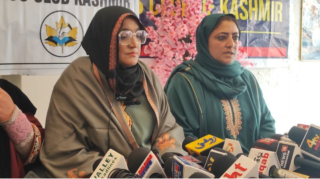 ddnewsSrinagar's tweet image. The J&amp;amp;K Women’s Employees Association today held a press conference at the Press Club of Kashmir, announcing the launch of the Women’s Employment Association in Srinagar.