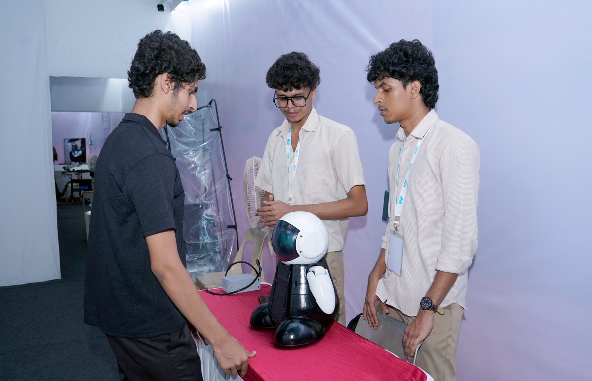 HuLabs2013's tweet image. 🤖 Robo Expo | ICRM25
The Robo Expo at ICRM25 showcased 25+ cutting-edge innovations — humanoids, drones, medical bots &amp;amp; more! Powering India’s robotics revolution.
#ICRM25 #RoboExpo #Robotics #AI #Automation #Innovation