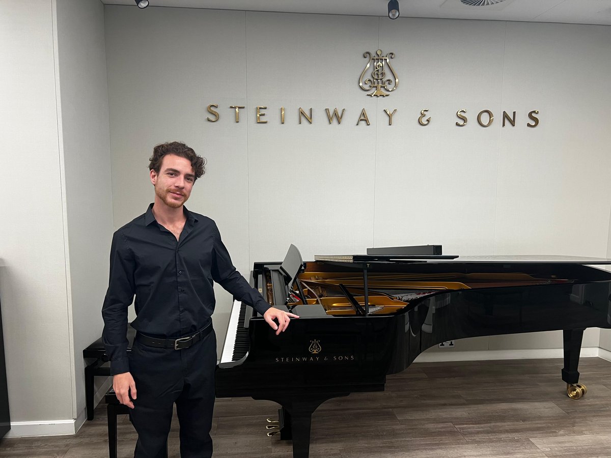 Gracias <a href="/rionegrocomar/">Diario Río Negro</a> por la nota con nuestro graduado.
 Esteban Arámbulo de Roca a Londres sin escalas: el pianista de IUPA ganó una beca internacional rionegro.com.ar/sociedad/de-ro…