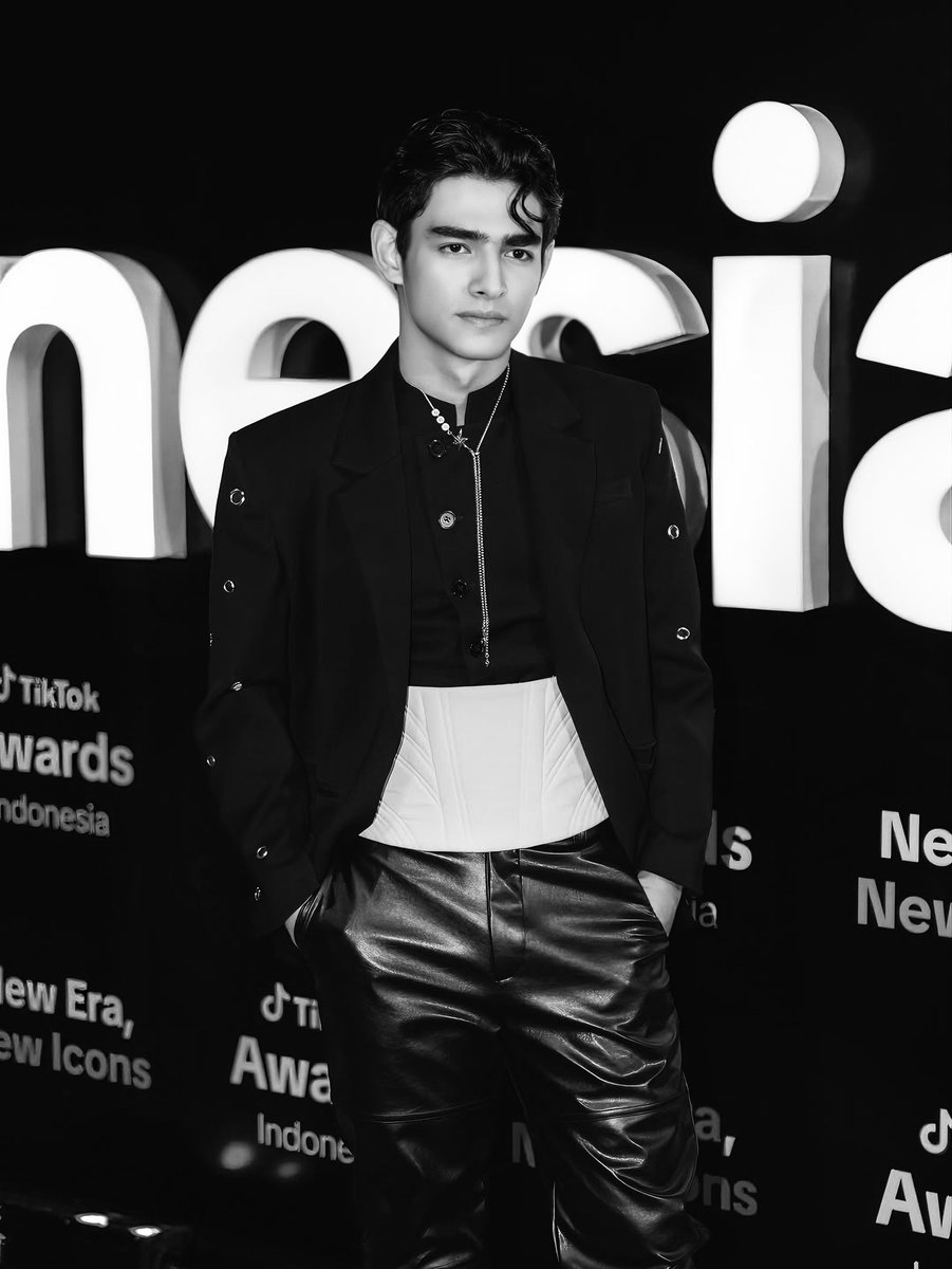 lockbils's tweet image. 🛐🛐🛐