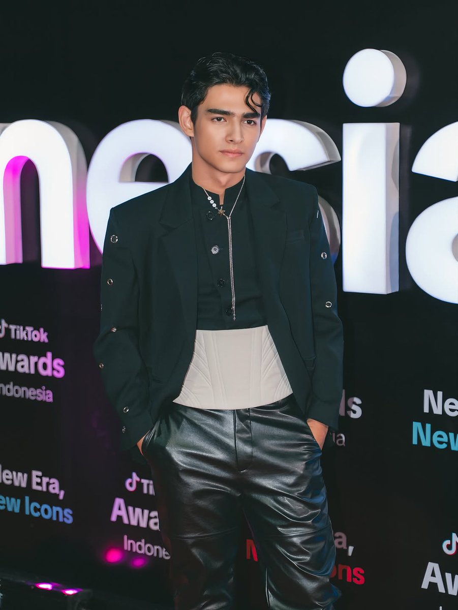 lockbils's tweet image. 🛐🛐🛐