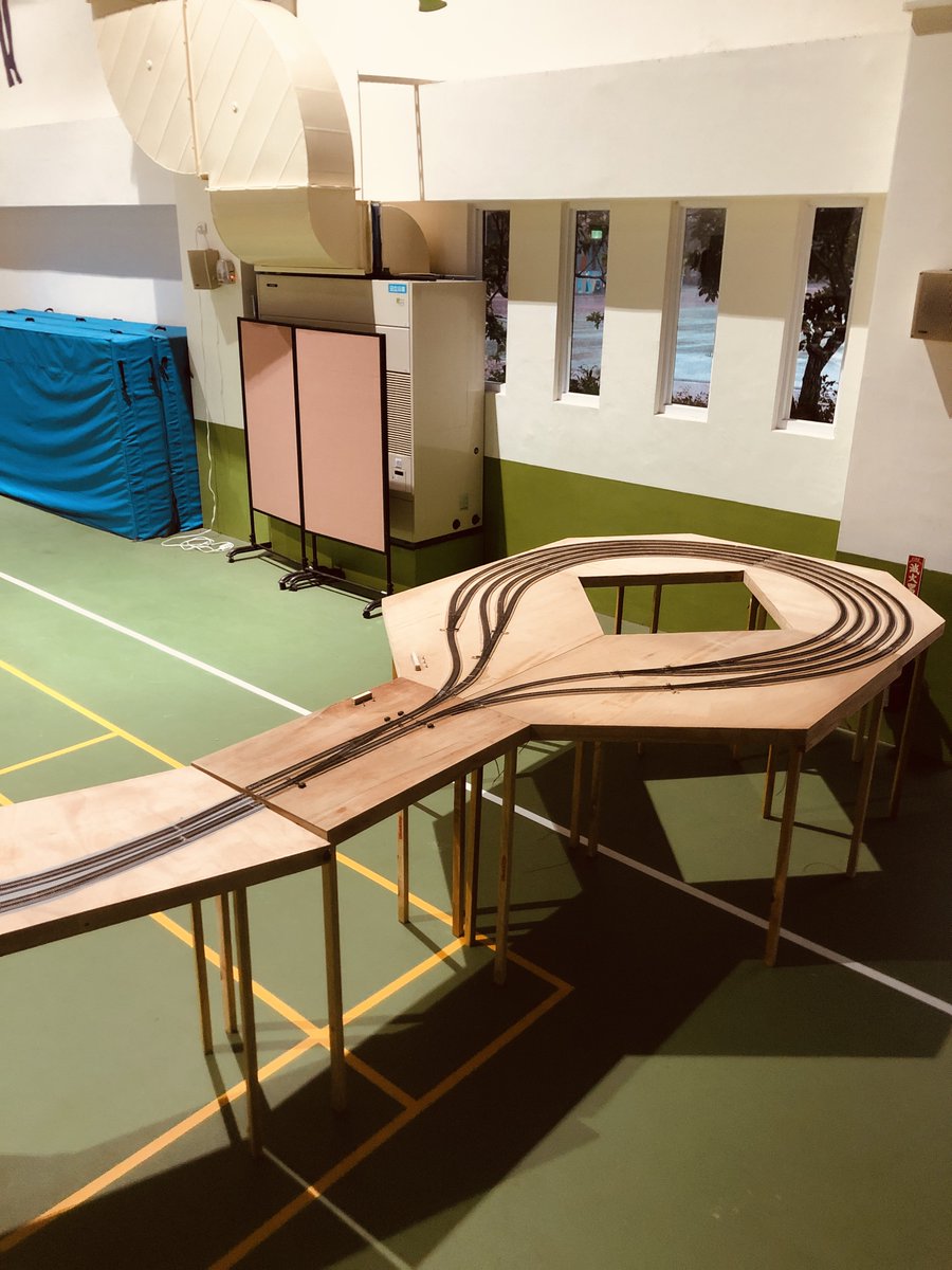 ANE_MODEL_TECH's tweet image. Our new storage and transport stand for the free-mo loop has finally been completed, and the first stage of testing went well. Now we can store the modules safely and prepare for long continuous running.
#FreeMo #ModelRailroad