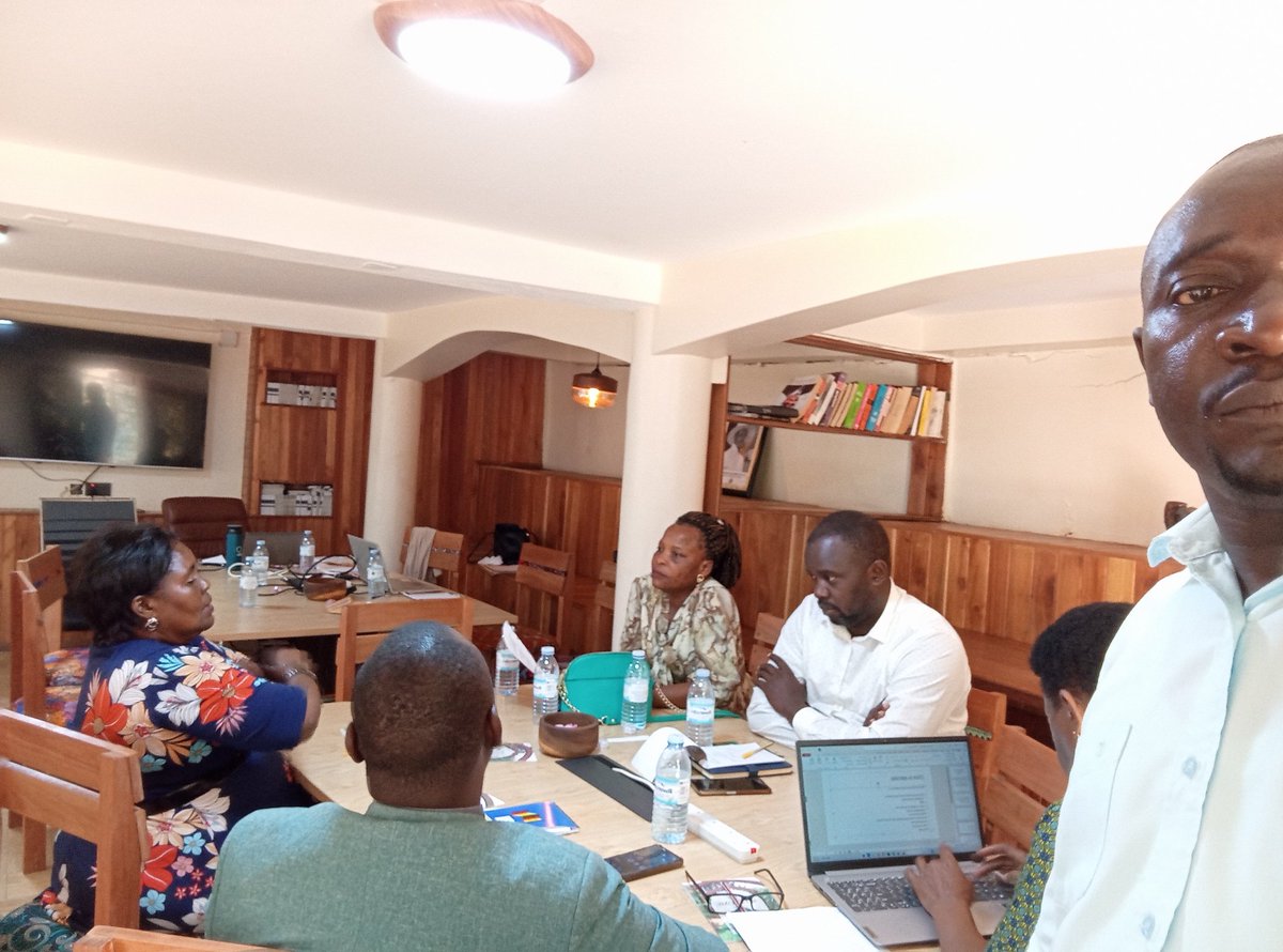 Bontichy's tweet photo. @aphrc Co-Creating a Research and Learning Agenda to inform Gender Responsive Mental Health Interventions in Ugandan School in Jinja under the leadership of the Principal Investigator, Lydia Namatende-Sakwa (PhD)
#MentalHealthMatters https://t.co/rlk9CWCINP