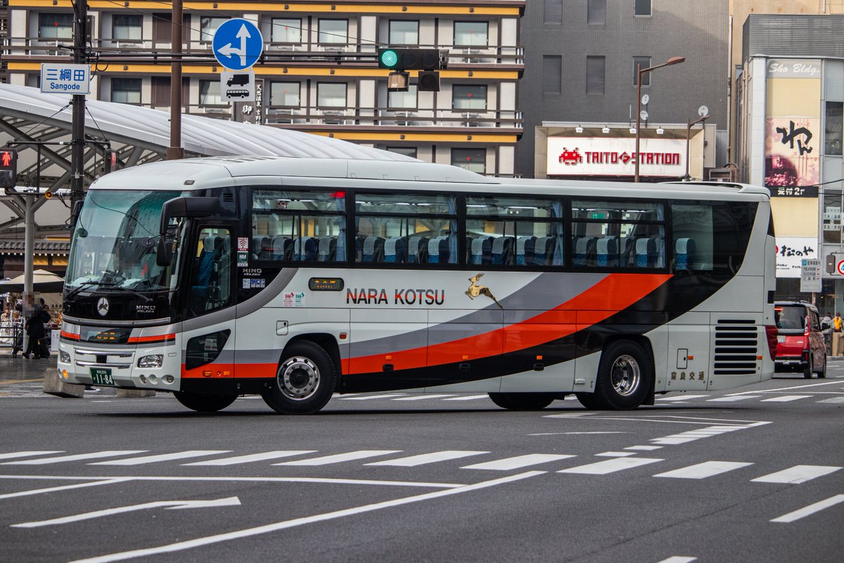 奈良交通
奈良200か1184
2RG-RU1ESDA 2019年式 奈良所属
奈良名古屋線で運用のEDSS装備のセレガHD

25/11/24 奈良市内
