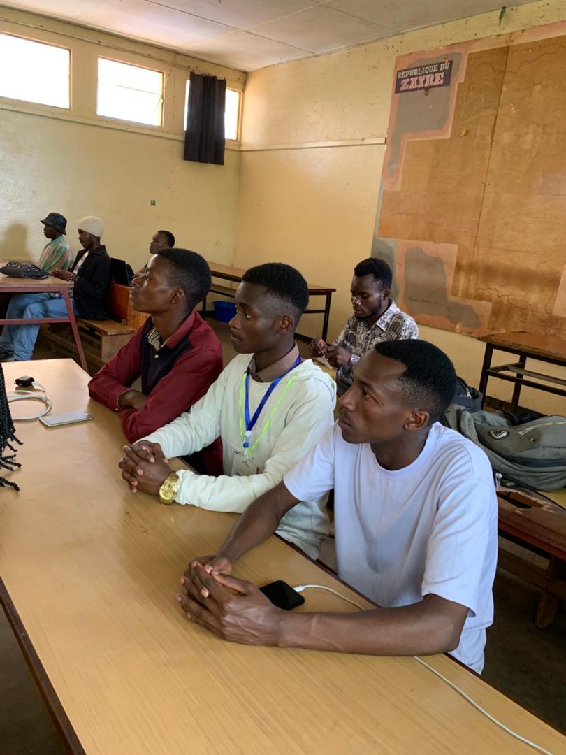 JonasAhana's tweet image. Fier de faire partie du #LearningChallenge de #GDGonCampus – #ISP Bukavu avec mes amis ! Ensemble, on apprend, on se motive et on grandit dans la tech. C’est plus qu’un défi, c’est une aventure d’équipe vers l’excellence ! Notre attention est focalisée sur le web💻🚀 #TimeWork